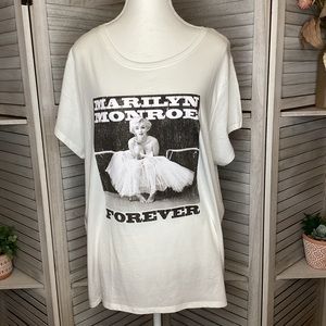 Marilyn Monroe Forever t-shirt.
